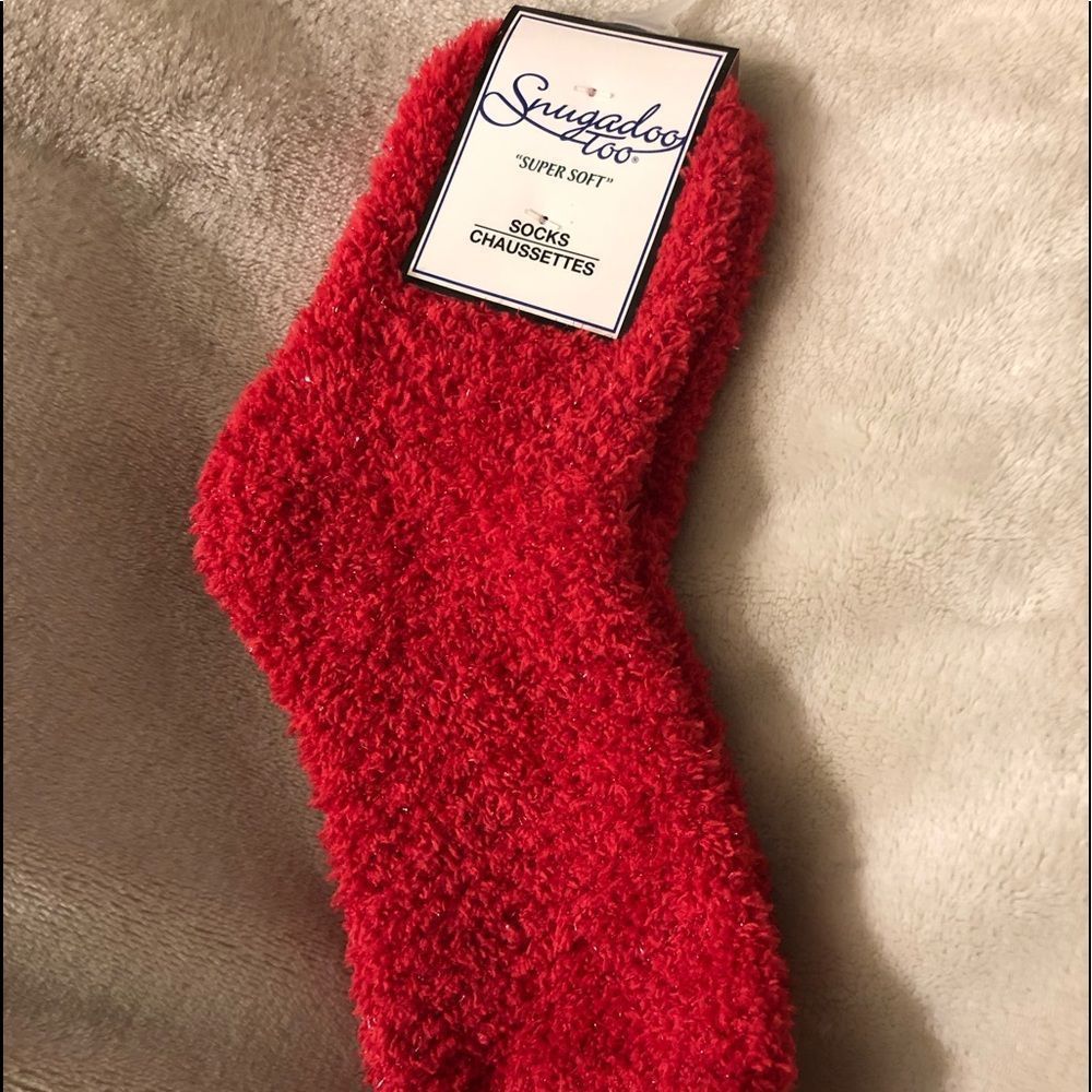 NWT Red Snugadoo Too Socks